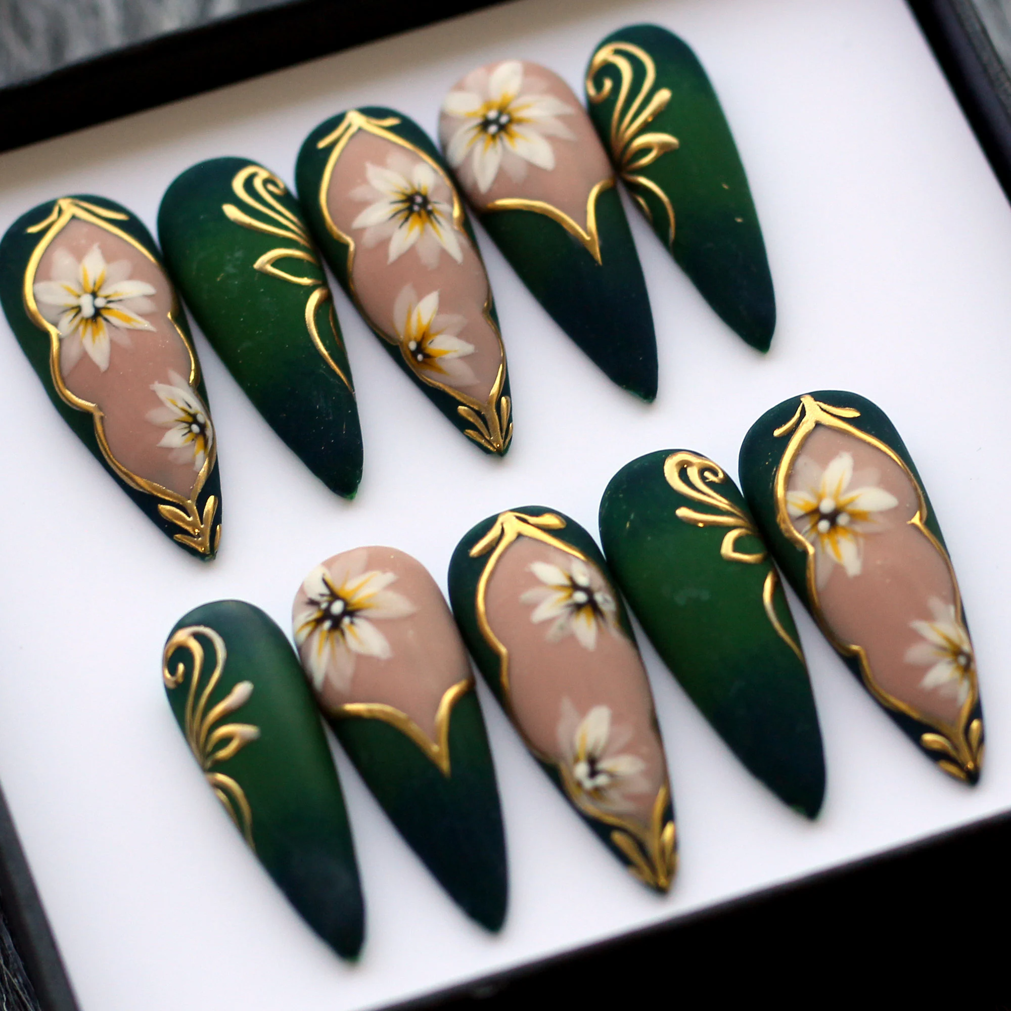Emerald Floral Blooming Press On Nails, 3D Gold Chrome Nails, Reusable Press On Nails